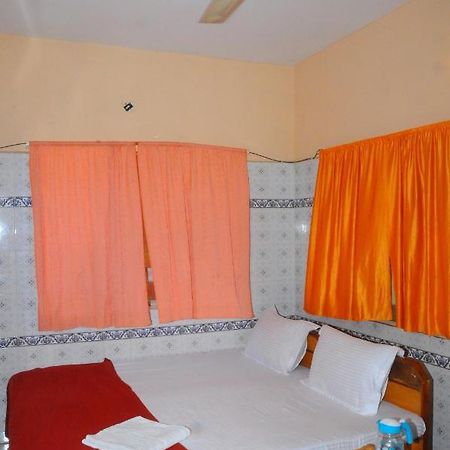 Sri Kanya Residency Калахасти Экстерьер фото