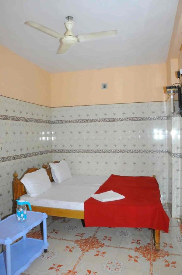 Sri Kanya Residency Калахасти Экстерьер фото